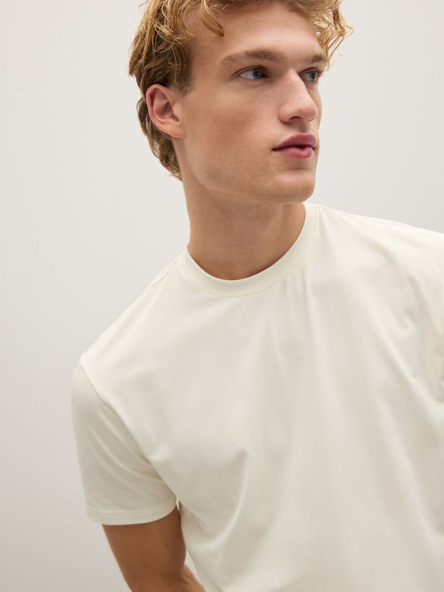 Beige cotton blend t-shirt with regular fit and stretch_0