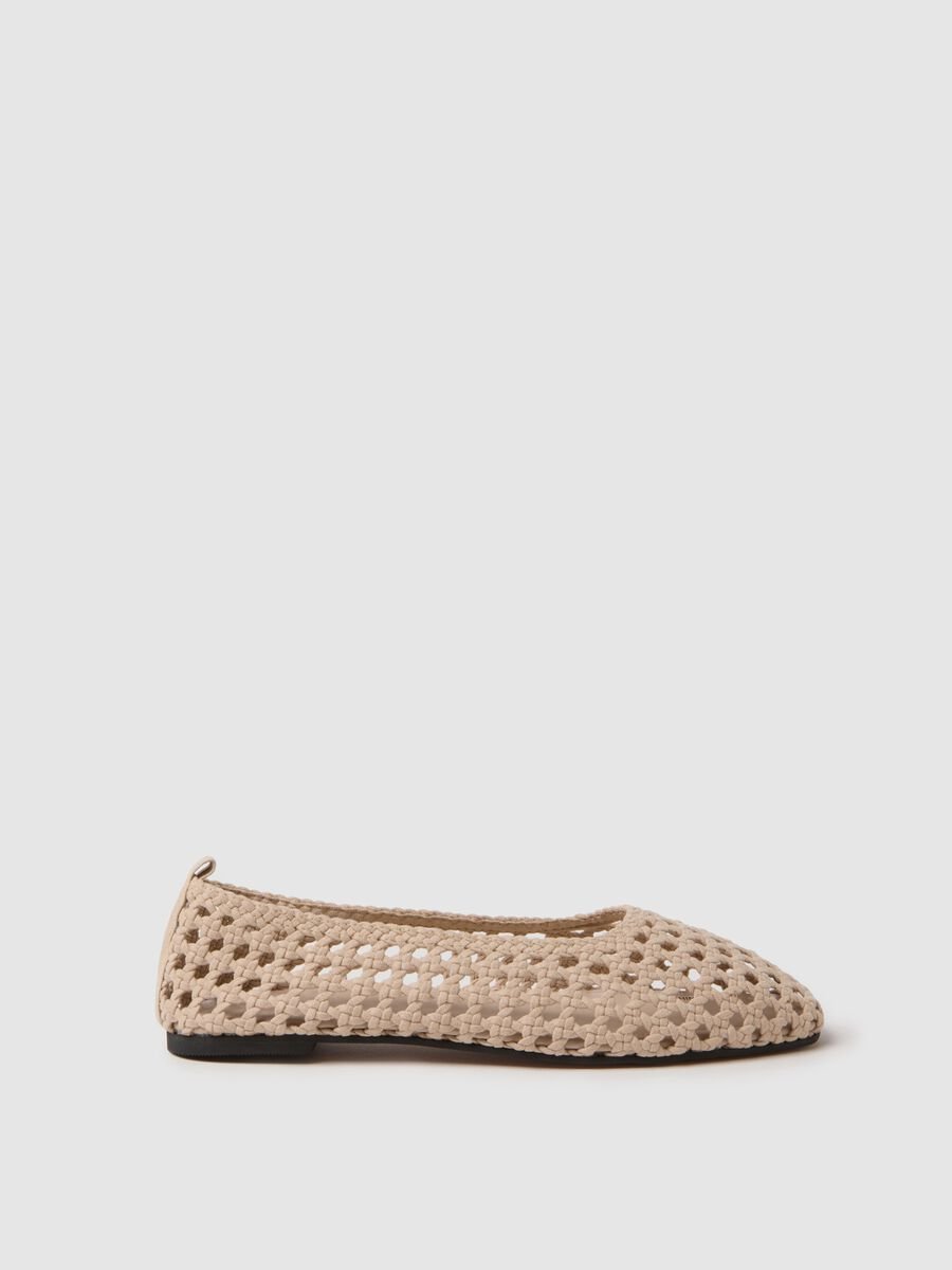 Ballerine beige comode con design traforato_0