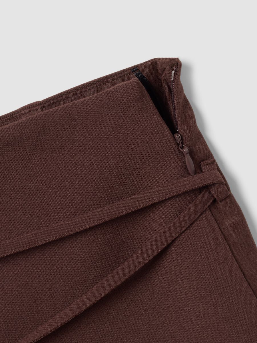 Mini gonna marrone in viscosa elasticizzata con cintura_5