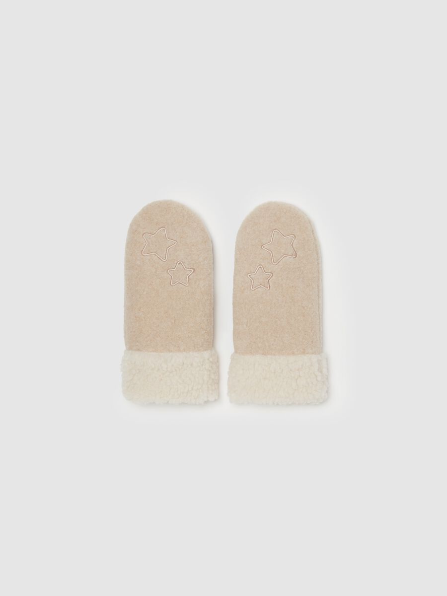 Sherpa mittens with small stars embroidery_0