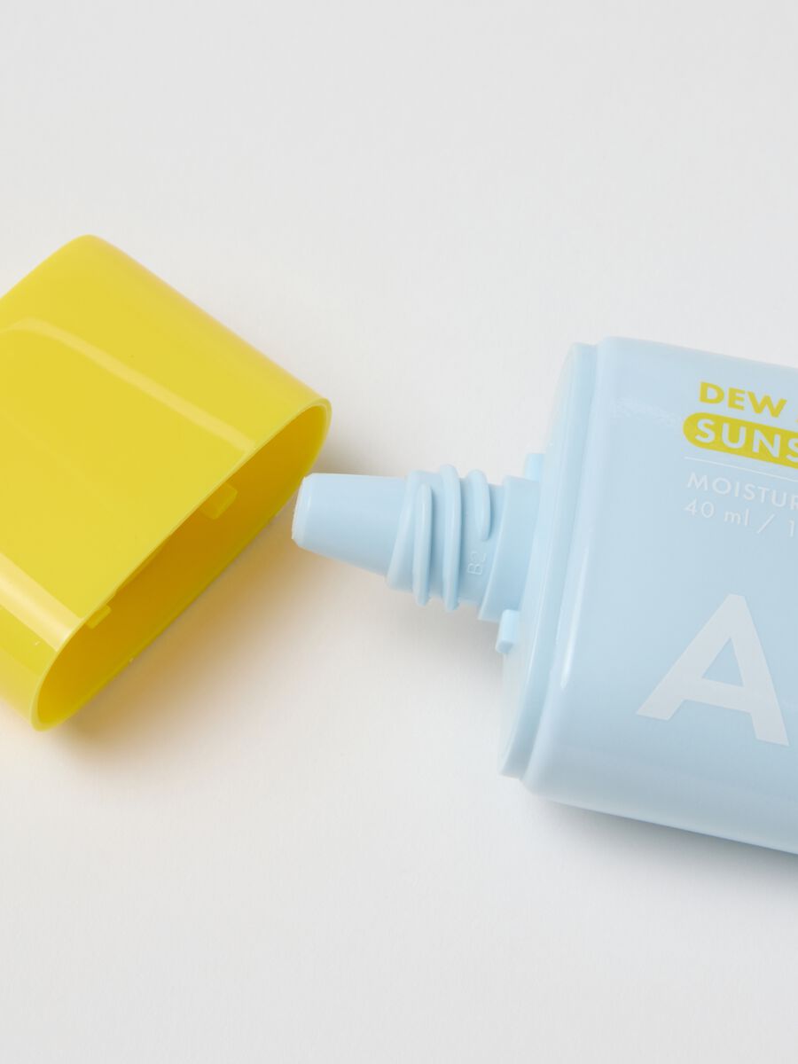 Sun cream for use all year round that moisturises and nourishes the skin. Powerful UV protection with a non-sticky texture_4