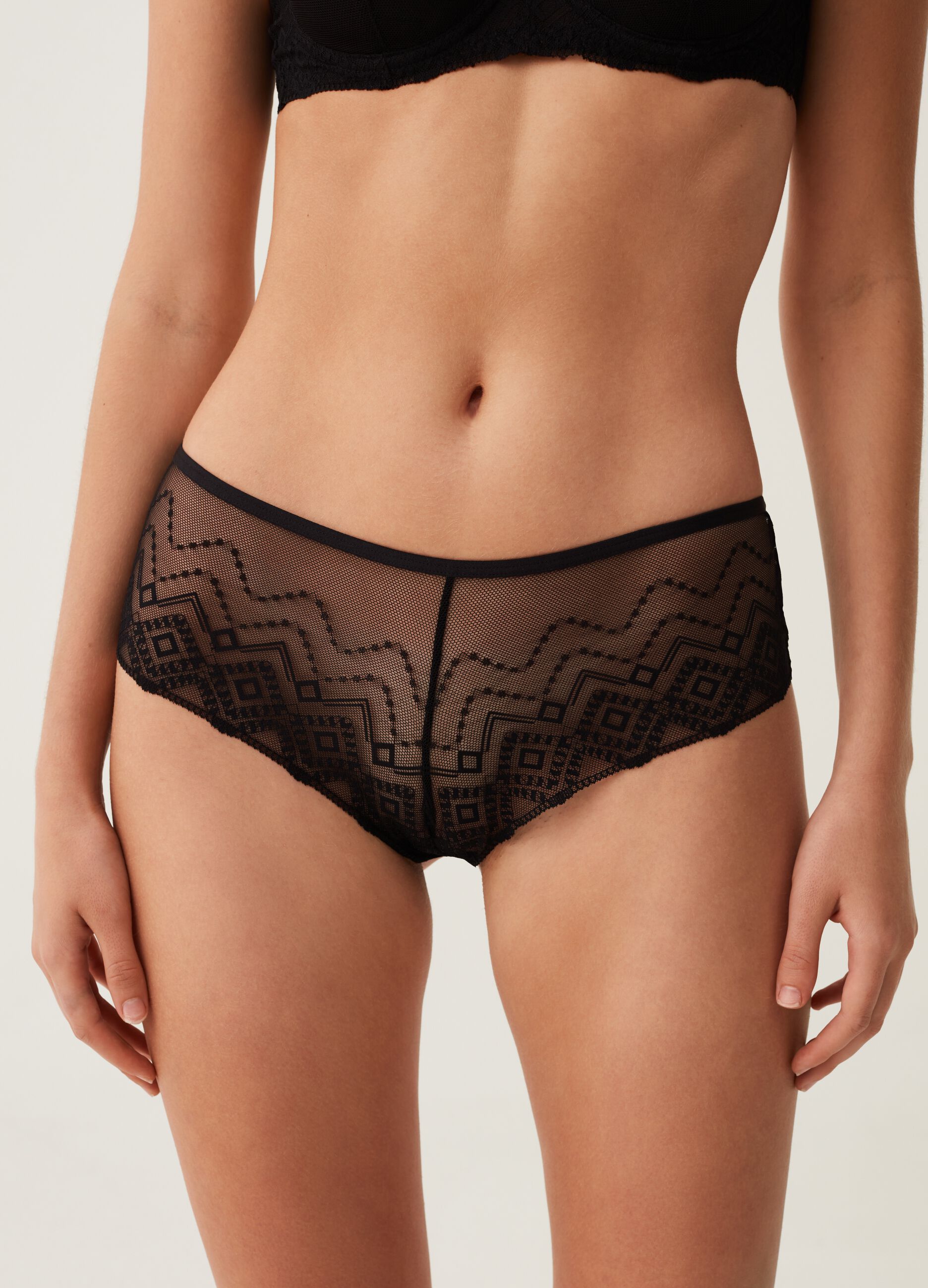 Culotte in pizzo con disegno geometrico