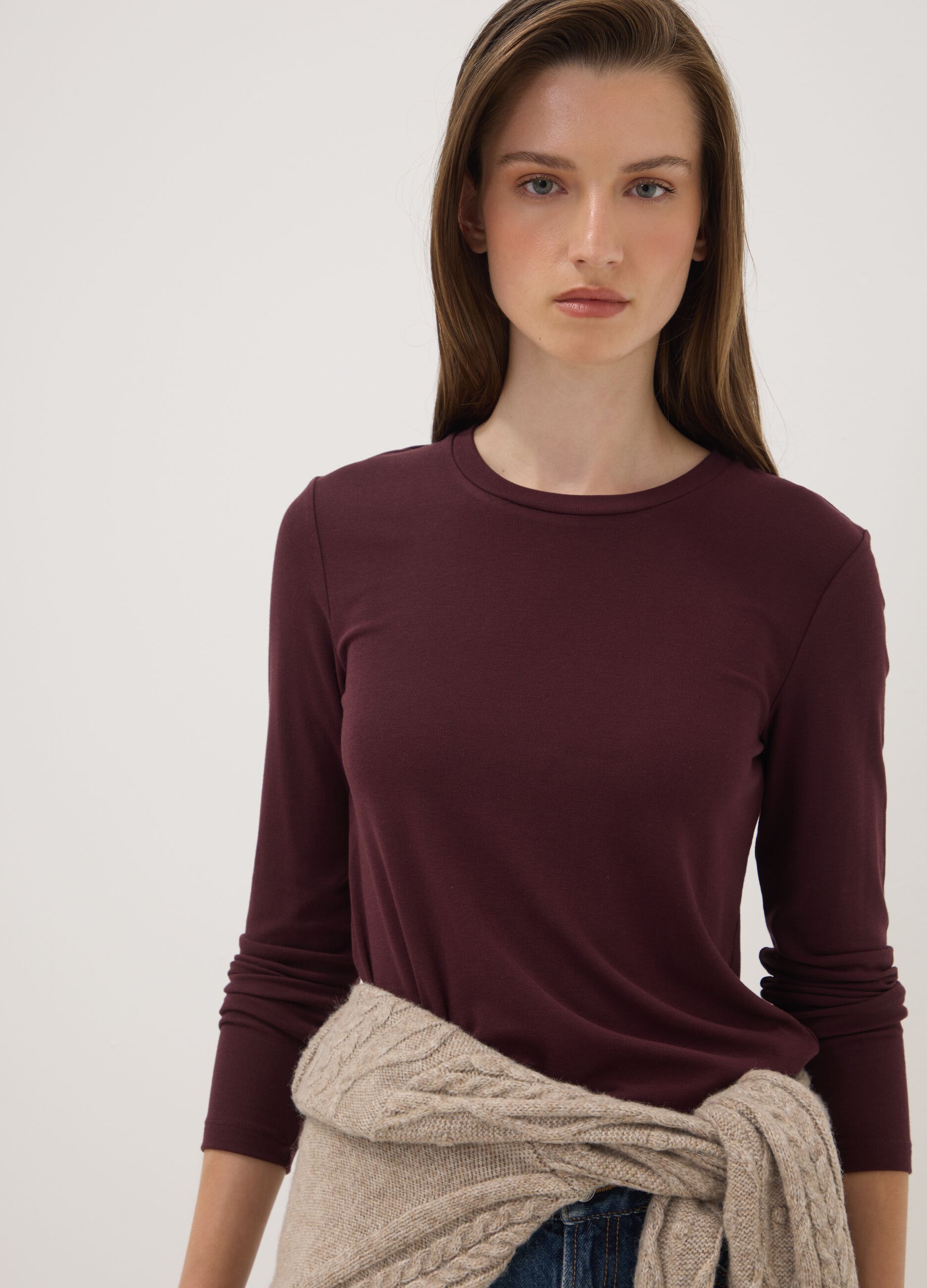 T-shirt viola girocollo in viscosa e lana elasticizzata regular fit