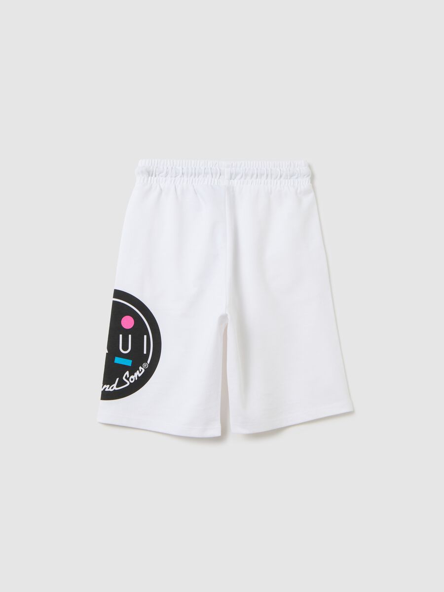 White shorts with Maui logo_1
