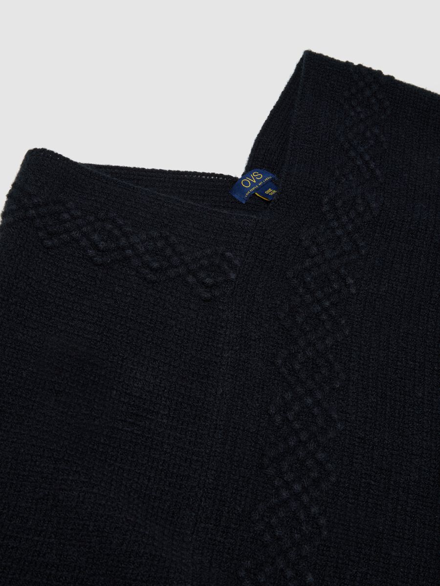 Black acrylic poncho with fringes_2