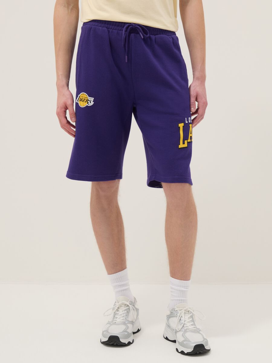 Shorts in misto cotone viola con stampe Los Angeles Lakers_1