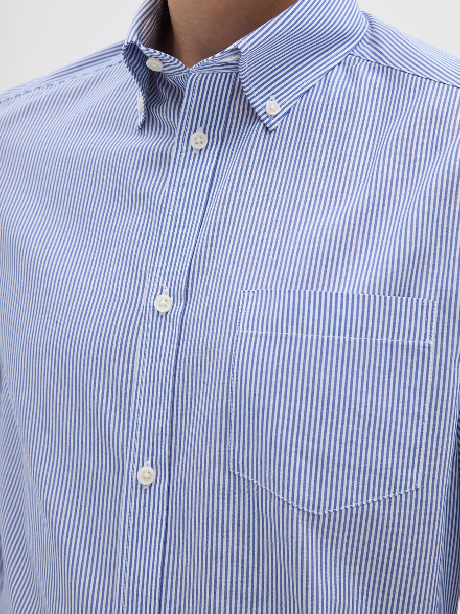 Camicia azzurra regolare in misto cotone_1