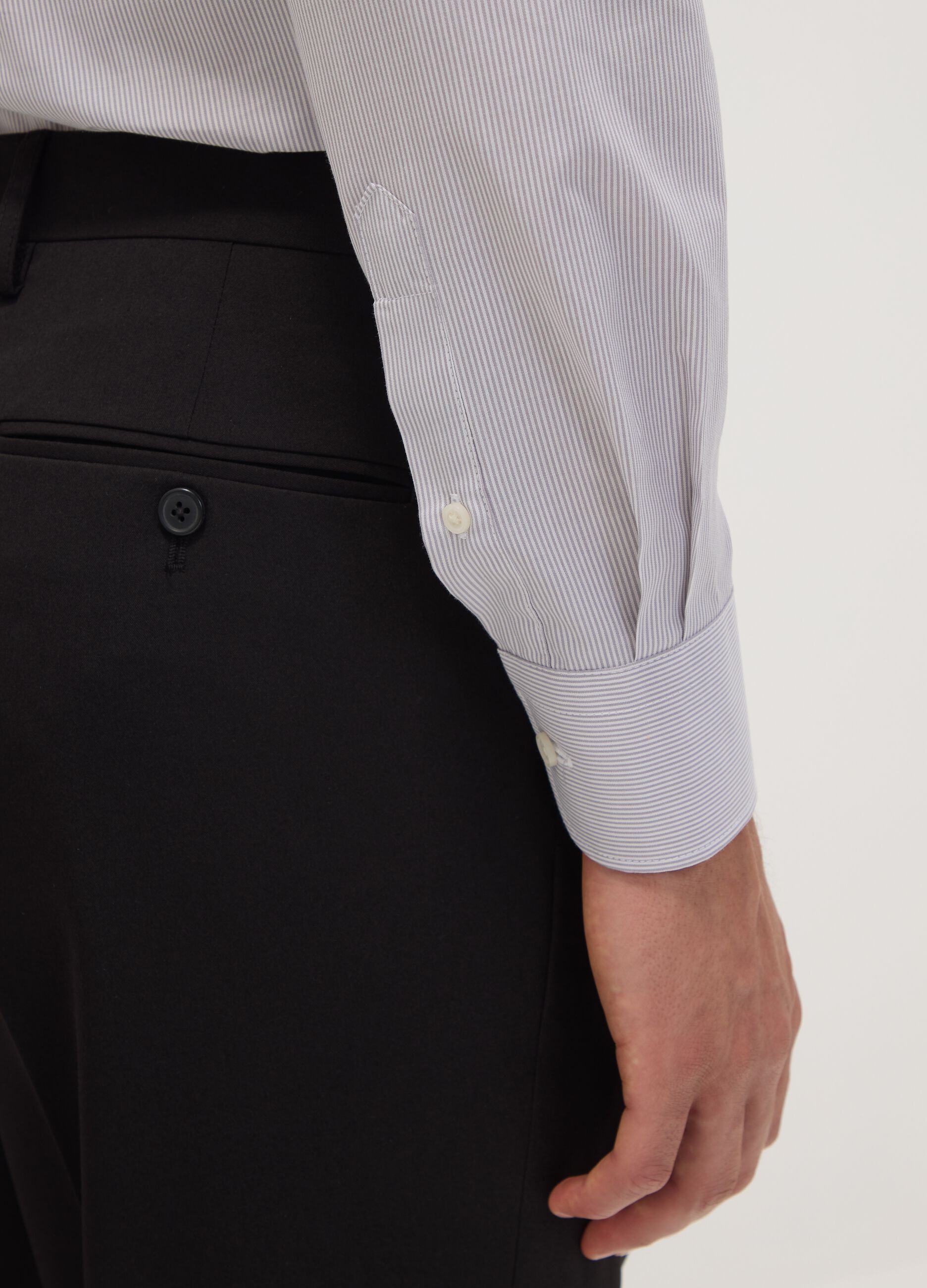 Camicia grigia in misto cotone a righe sottili easy iron regular fit