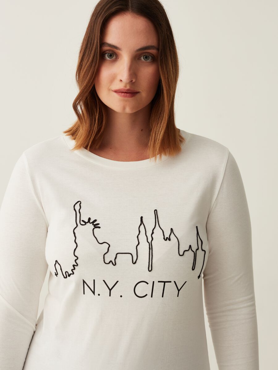 T-shirt con ricamo skyline Curvy_1