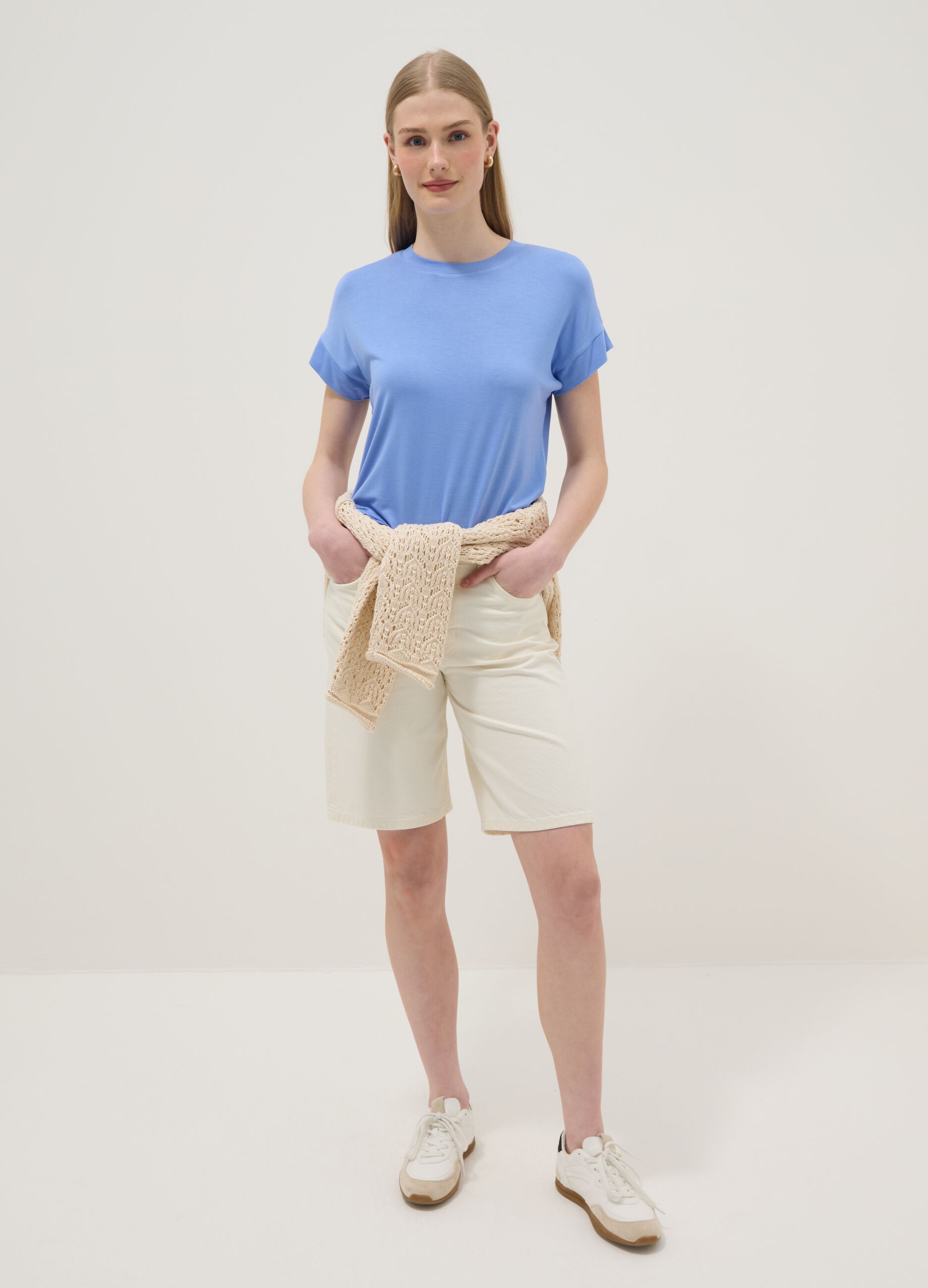 Light blue short-sleeve stretch viscose T-shirt