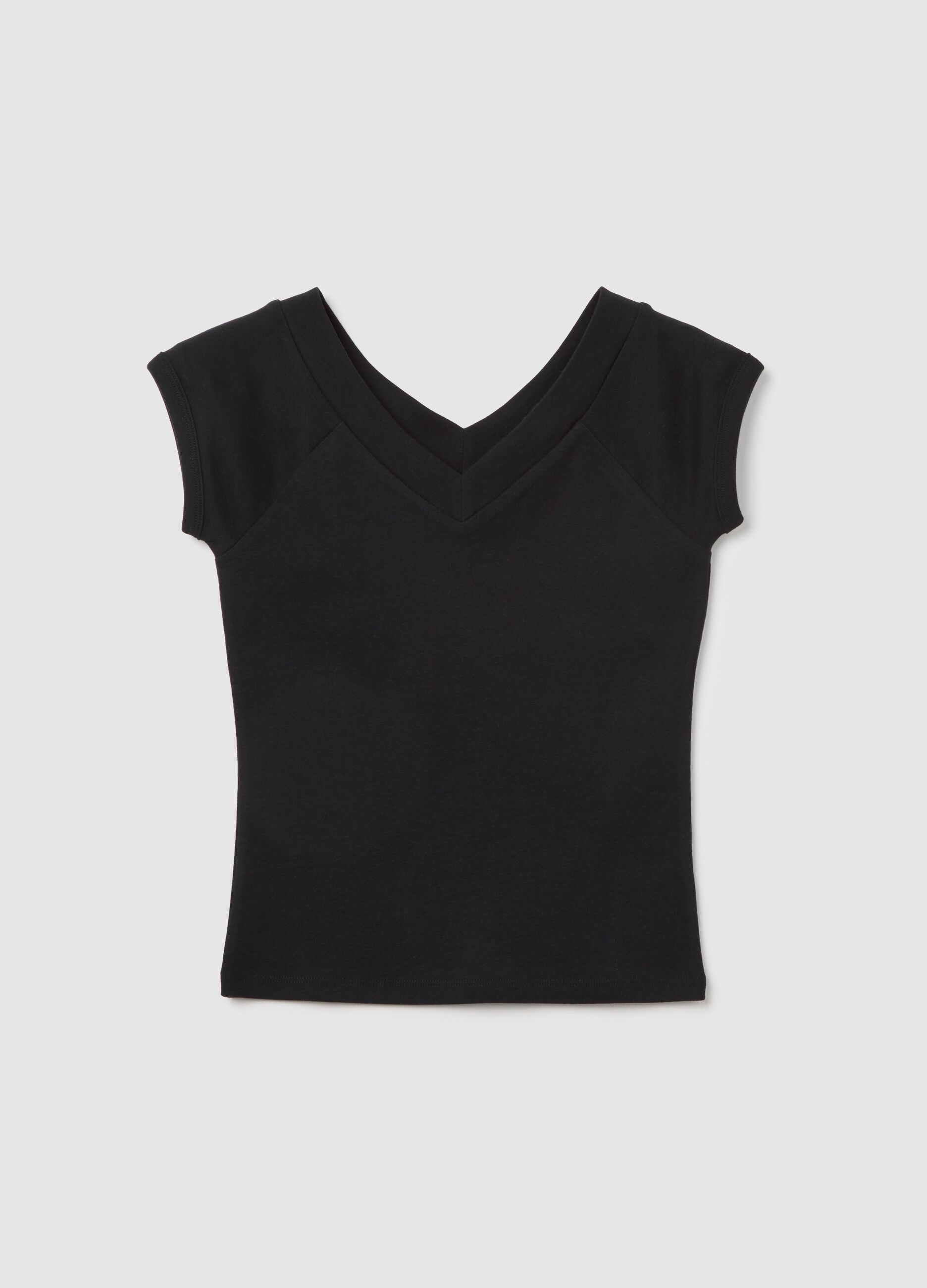 Women’s black fitted T-shirt in 100% cotton with V neck