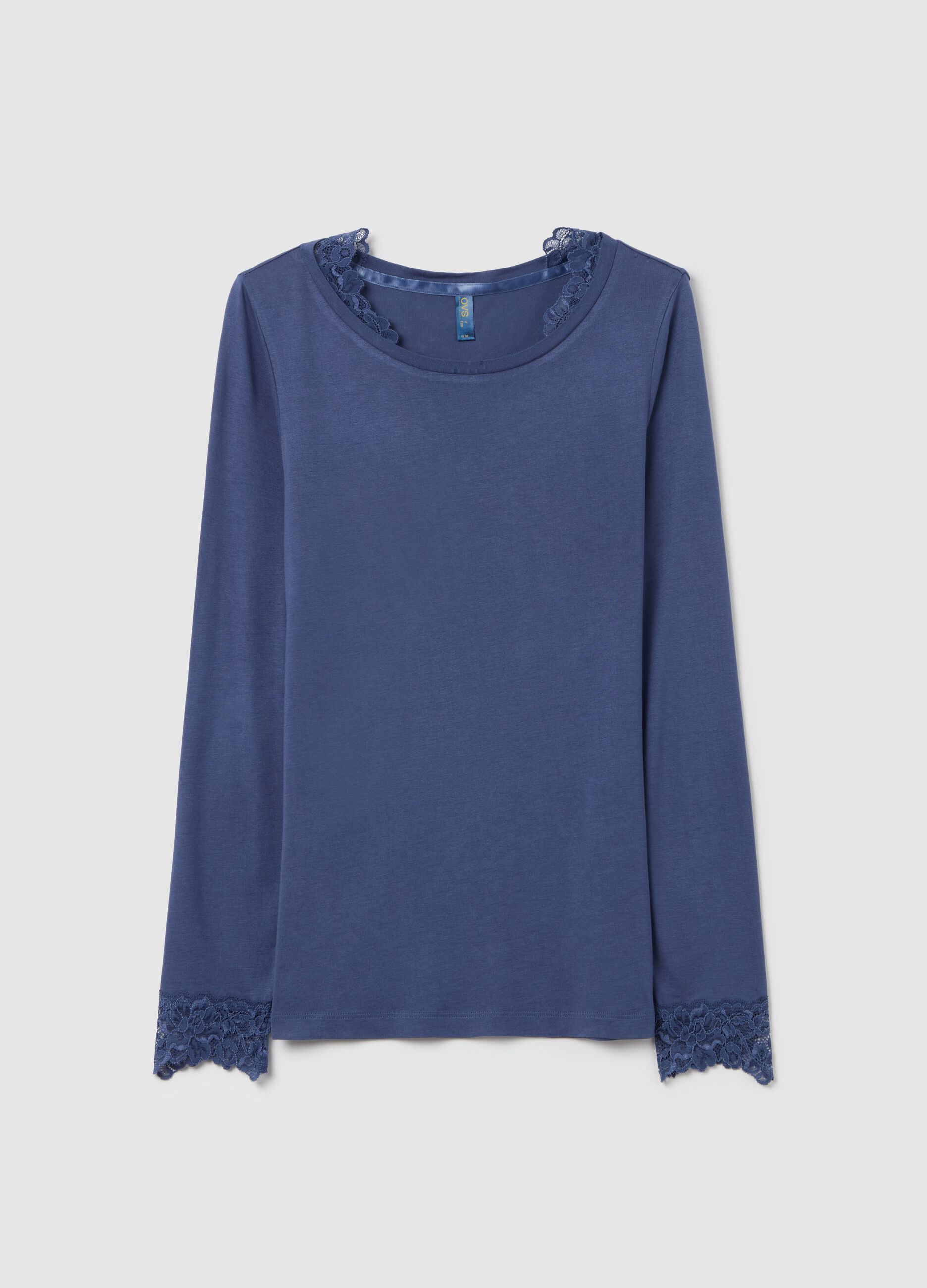 Pyjama top with lace inserts