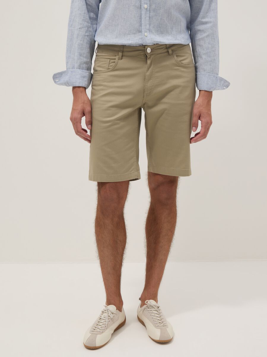 Beige stretch cotton Bermuda shorts_1