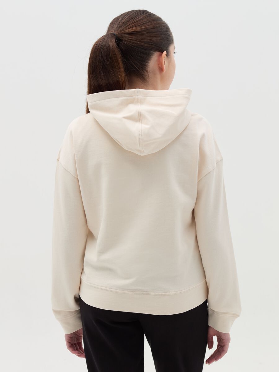 Hoodie with printed lettering_1