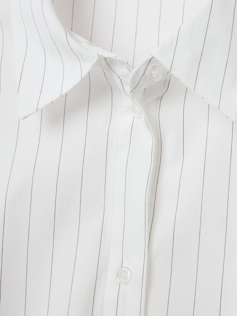 Curvy pinstripe shirt_5