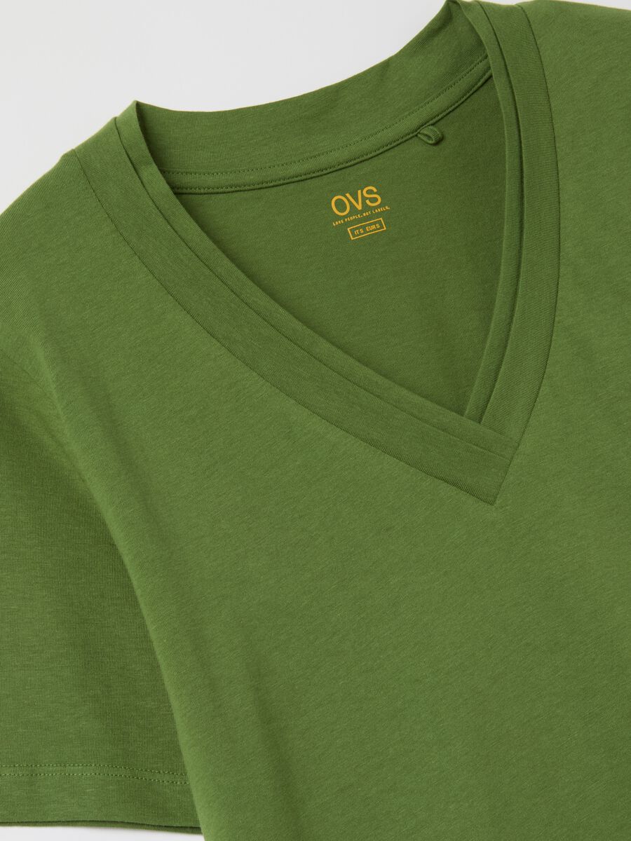 Green T-shirt with V neck_5