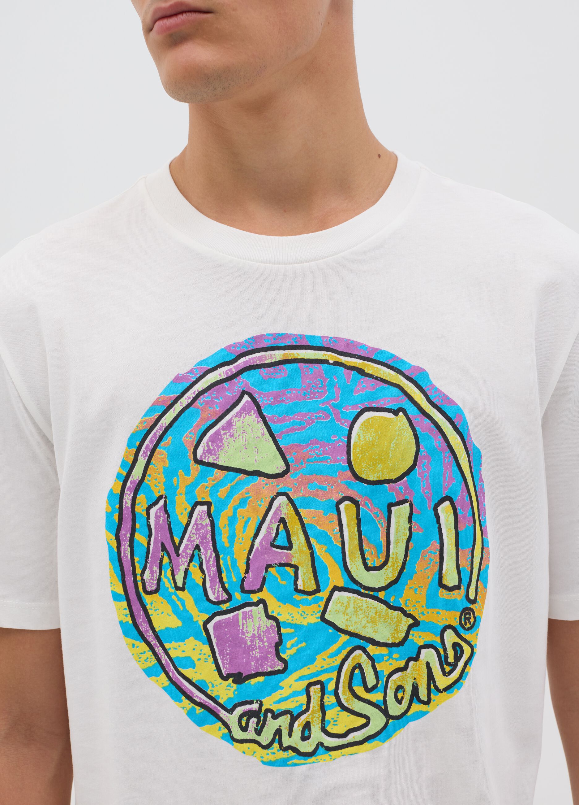 White T-shirt with Maui and Sons logo