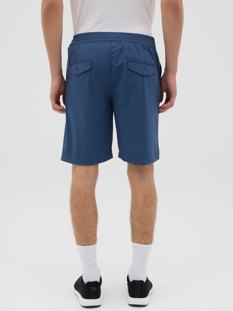 Blue Bermuda shorts in stretch fabric_2
