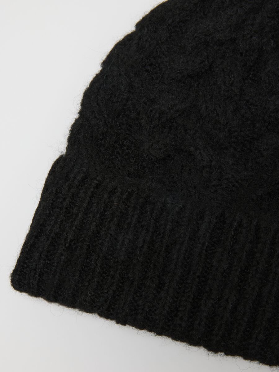Knitted Black Hat_1