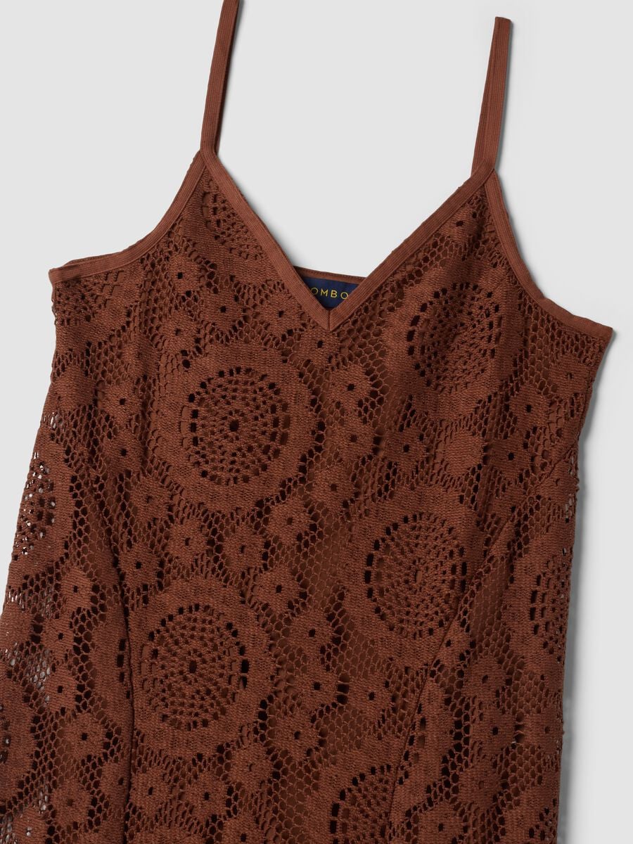 Long brown crochet dress with V-neck, regular fit_5