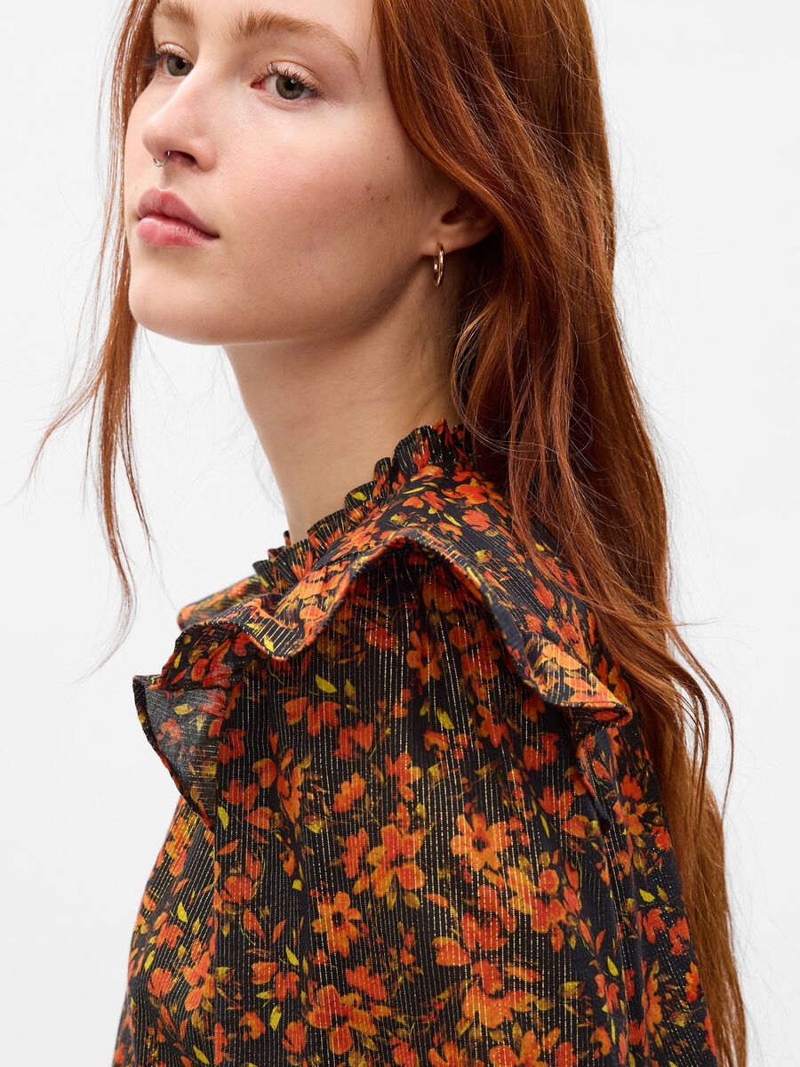 Blusa floreale in lurex con volant_2