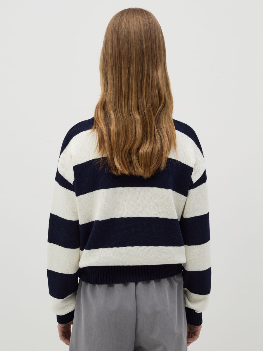 Striped pullover with embroidery_2