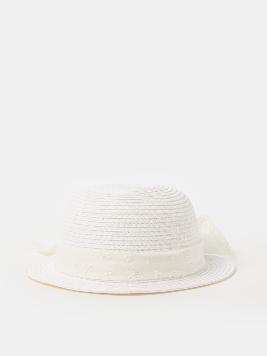 Straw hat with bow_1