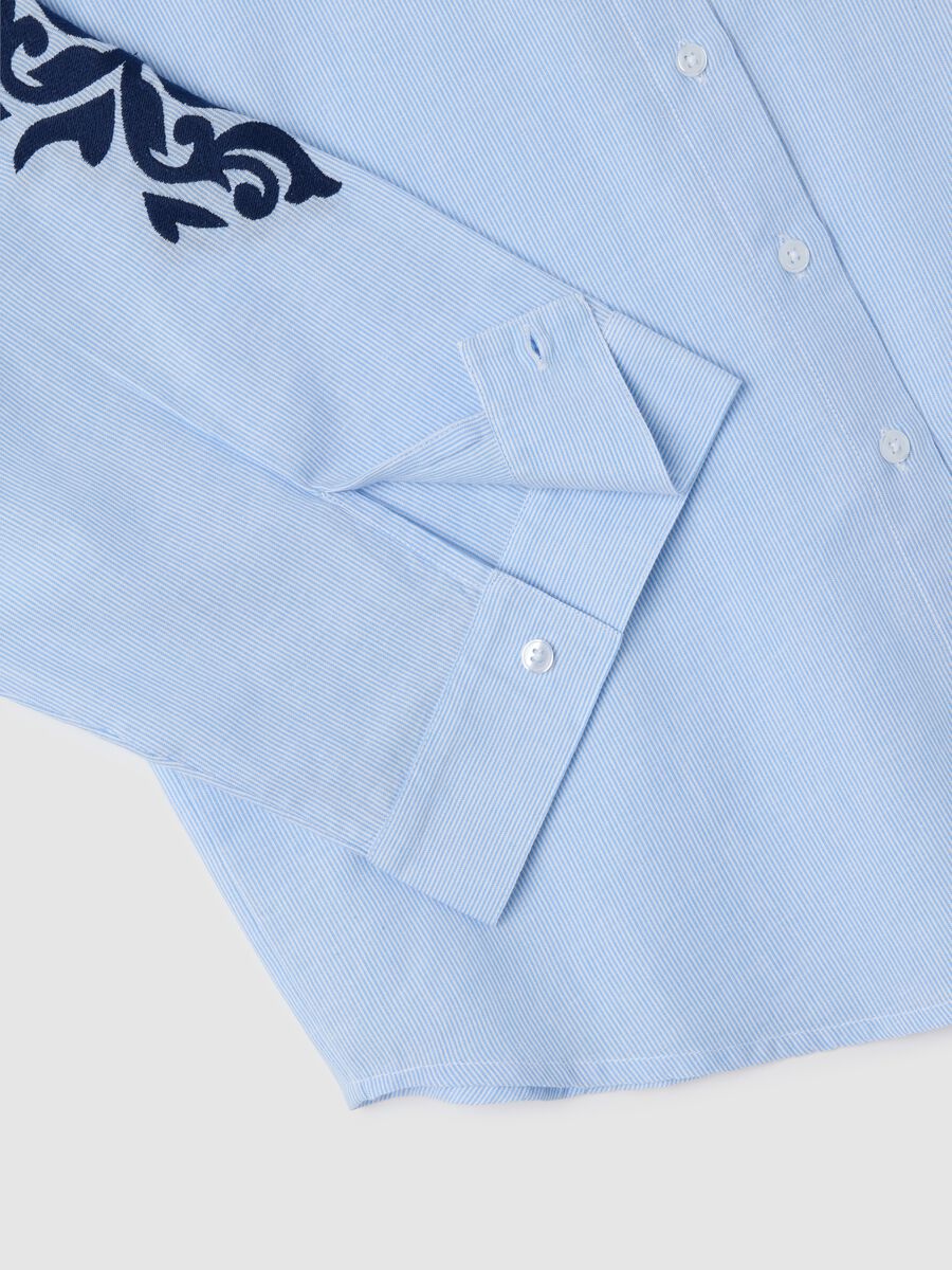 Light Blue Shirt with Embroidered Cotton Details_5