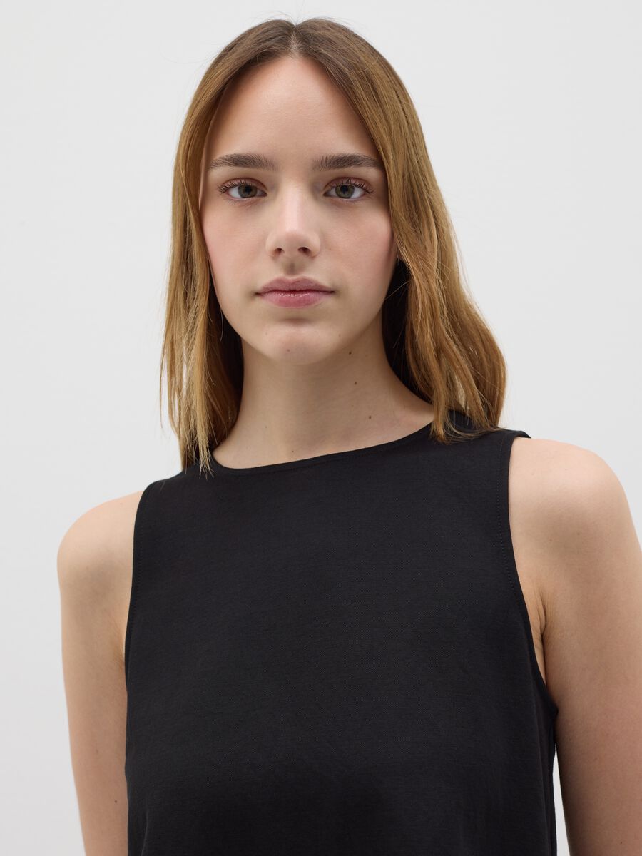 Women’s cropped vest top in viscose blend with regular fit._2