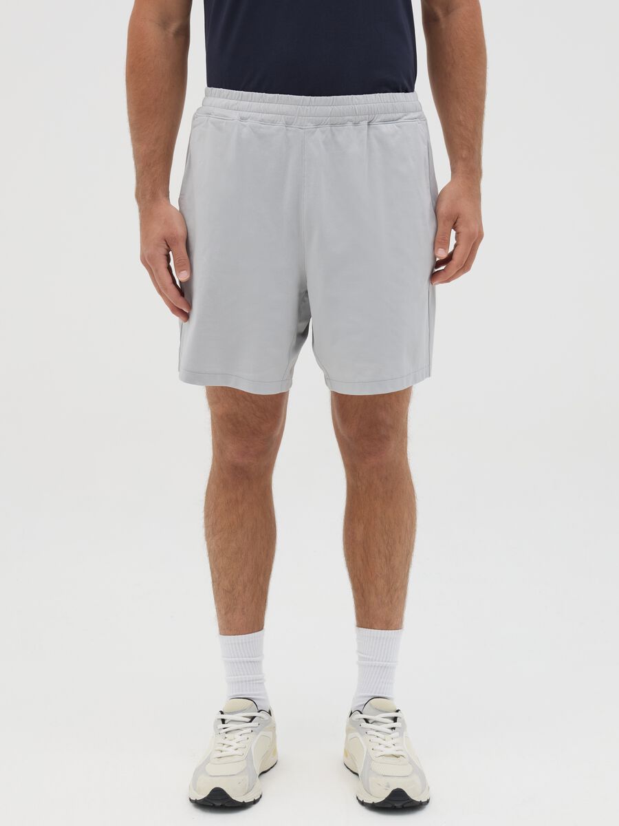 Grey Bermuda joggers in stretch fabric_1