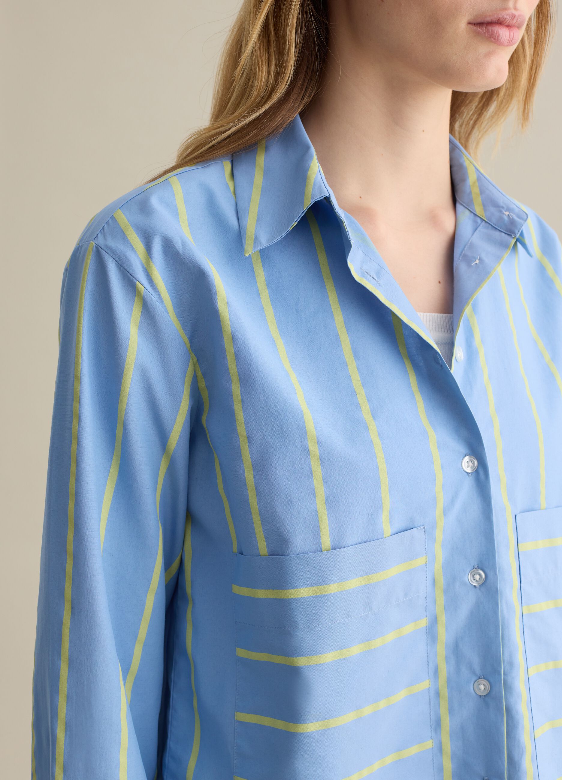 Boxy-fit shirt in poplin with light blue striped pattern