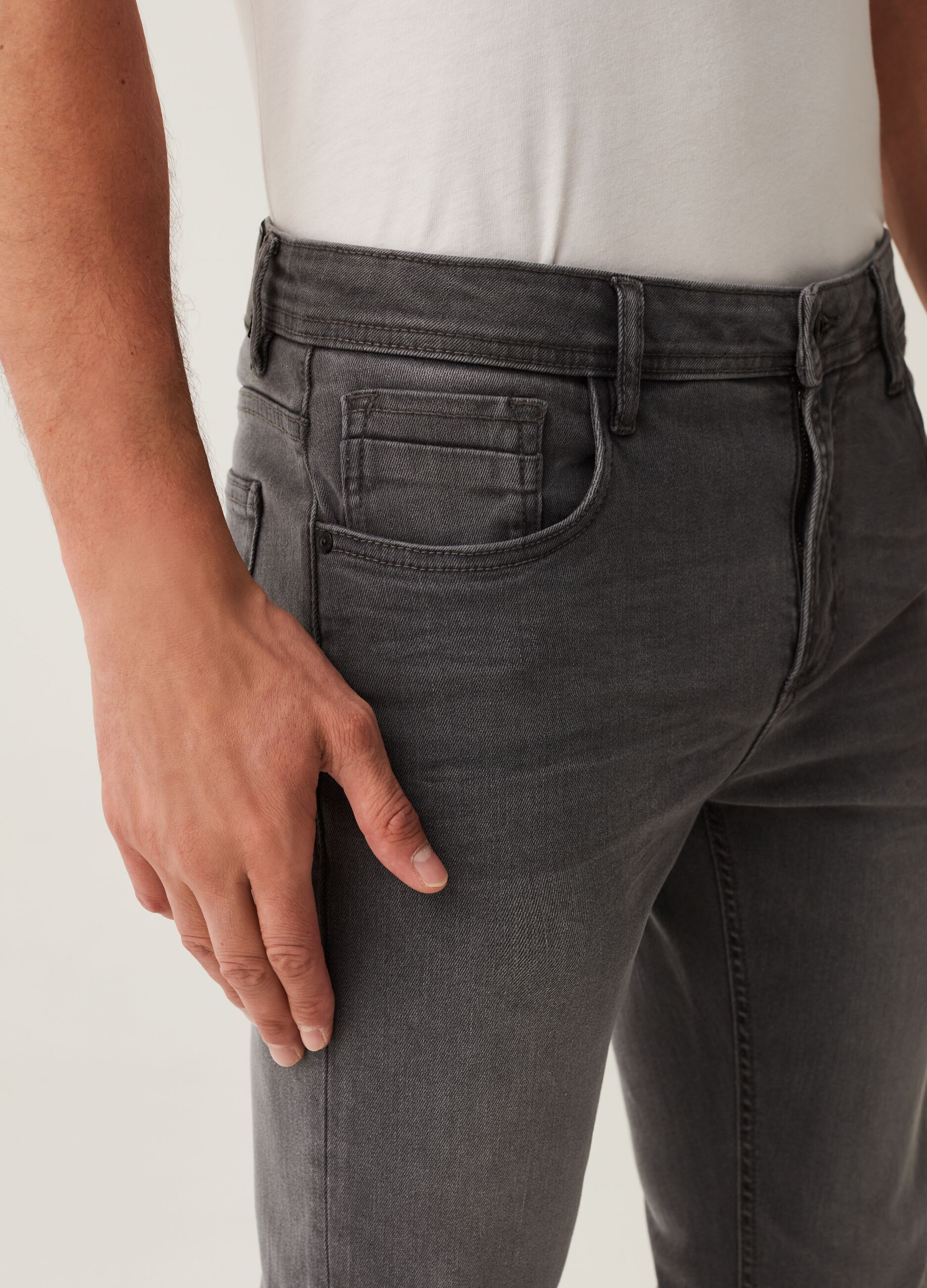 Jeans skinny fit con scoloriture_3