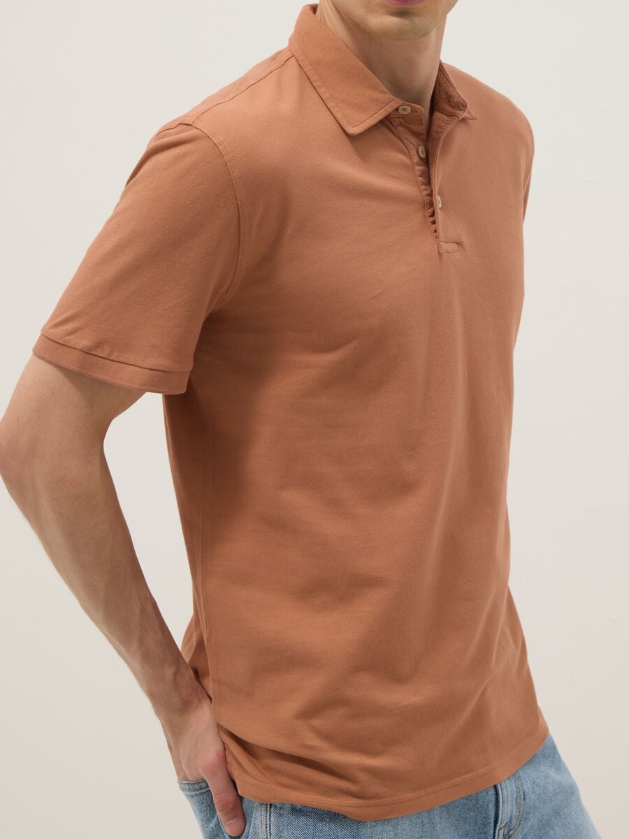 Polo marrone in puro cotone a maniche corte slim fit_3