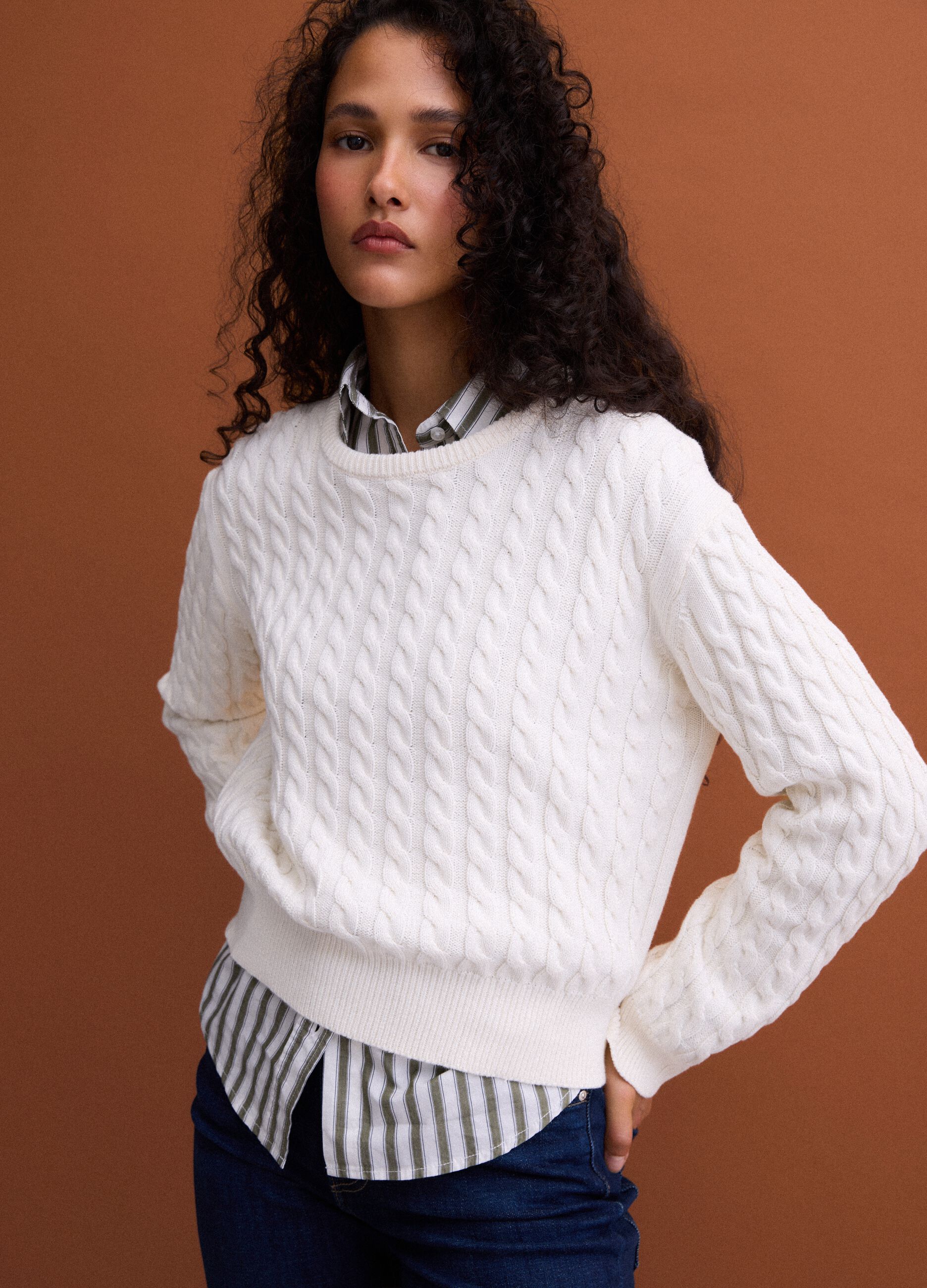 White crew-neck pure cotton cable-knit jumper, regular fit