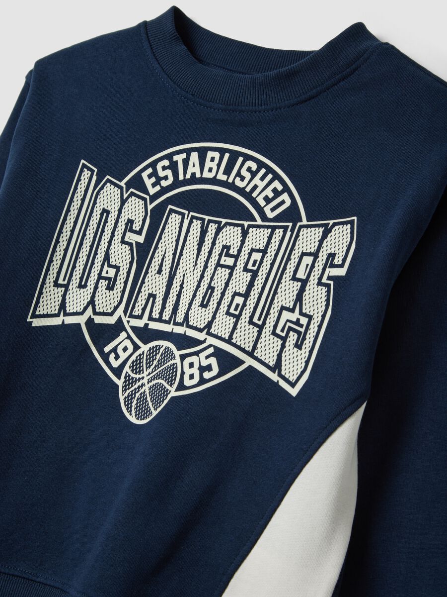 Blue pure cotton tracksuit with sweatshirt and varsity print for boys_2