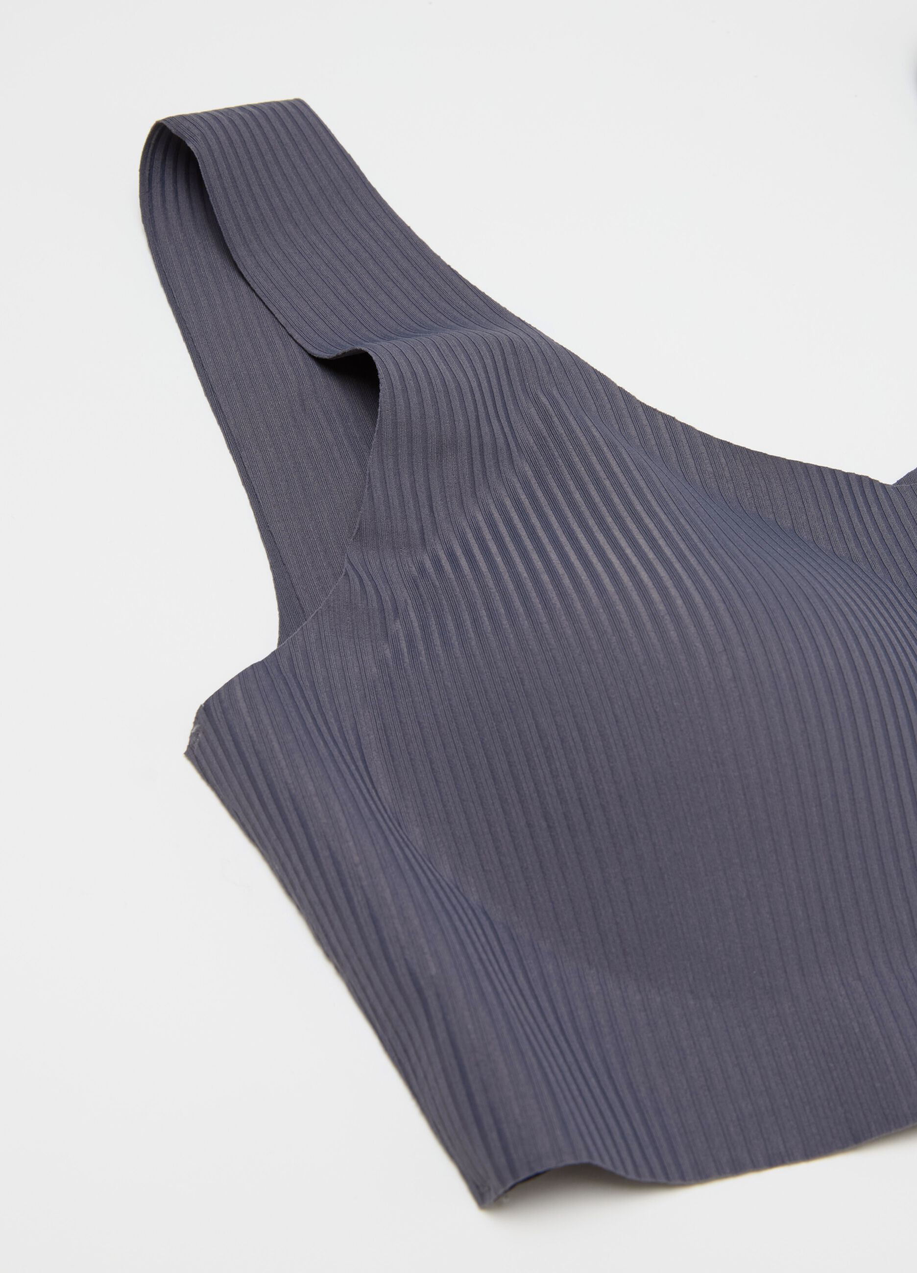 Seam-free ribbed bralette