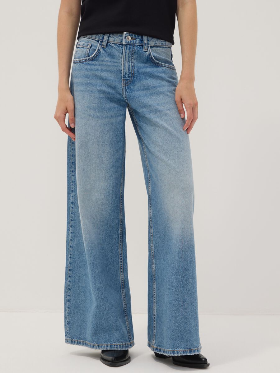 Jeans azzurri wide leg in puro cotone a vita bassa_1