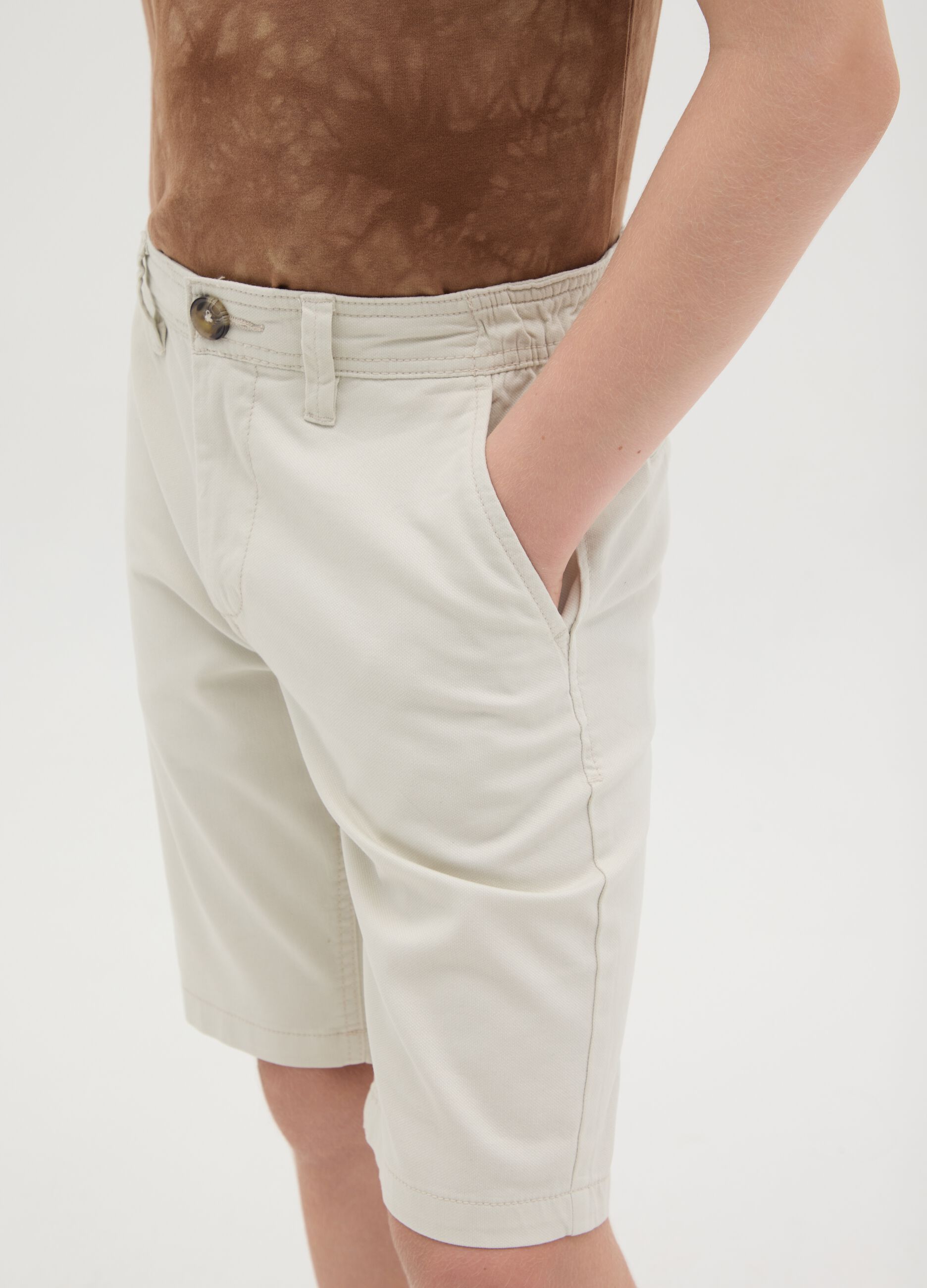 Beige regular fit stretch cotton boy's shorts with pockets