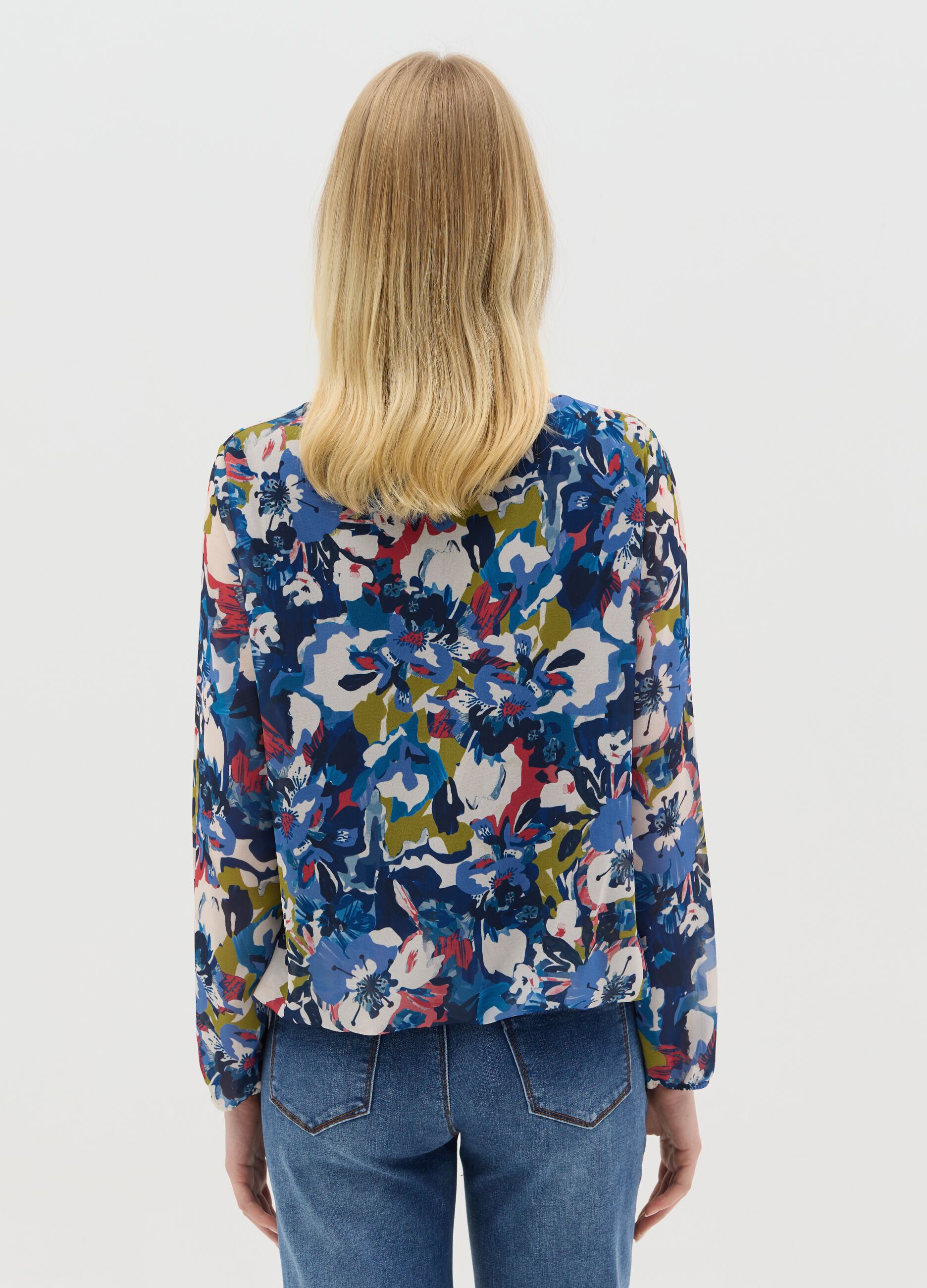 Long-sleeved blouse with floral print