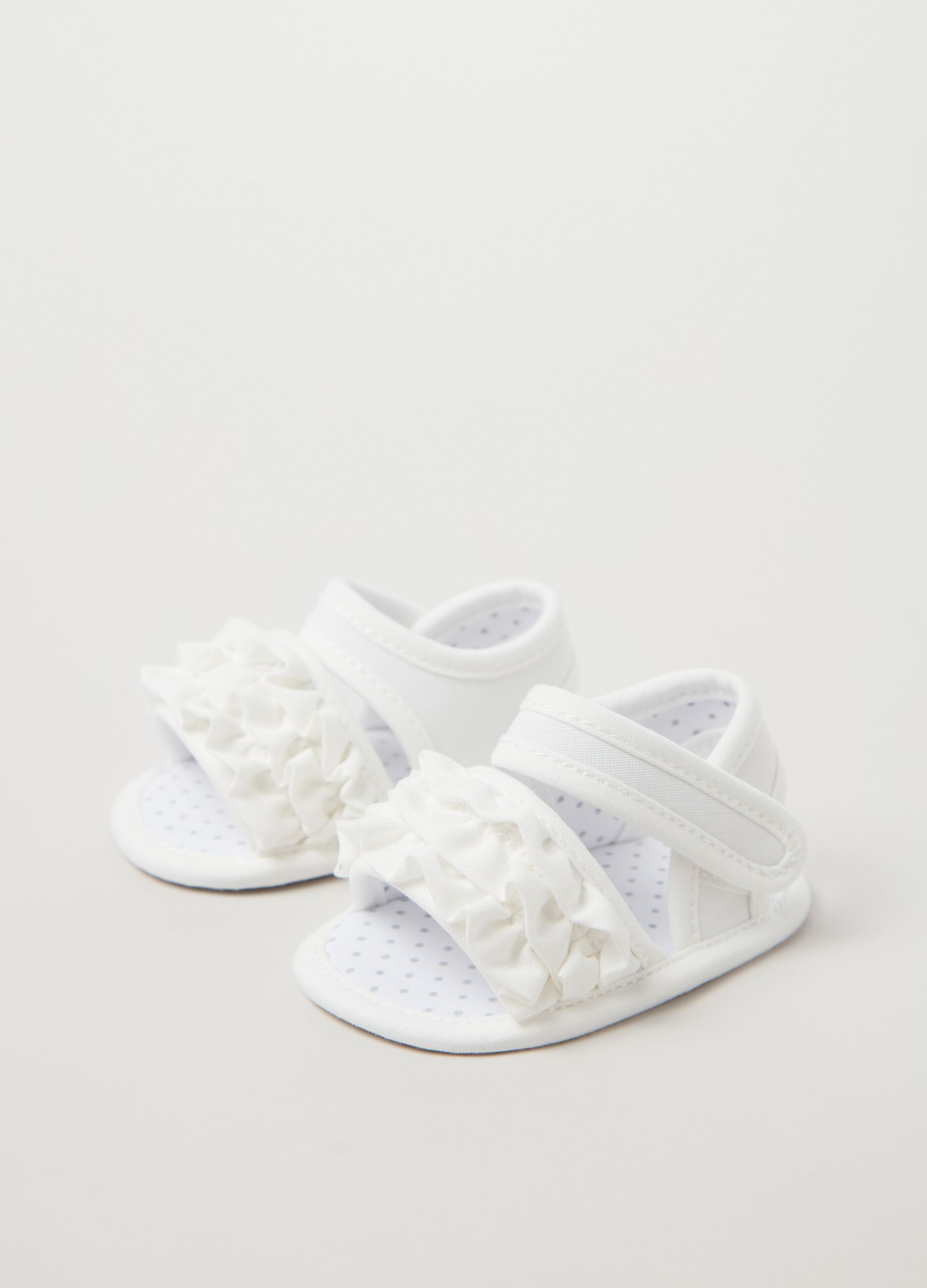 Cotton sandals with frills