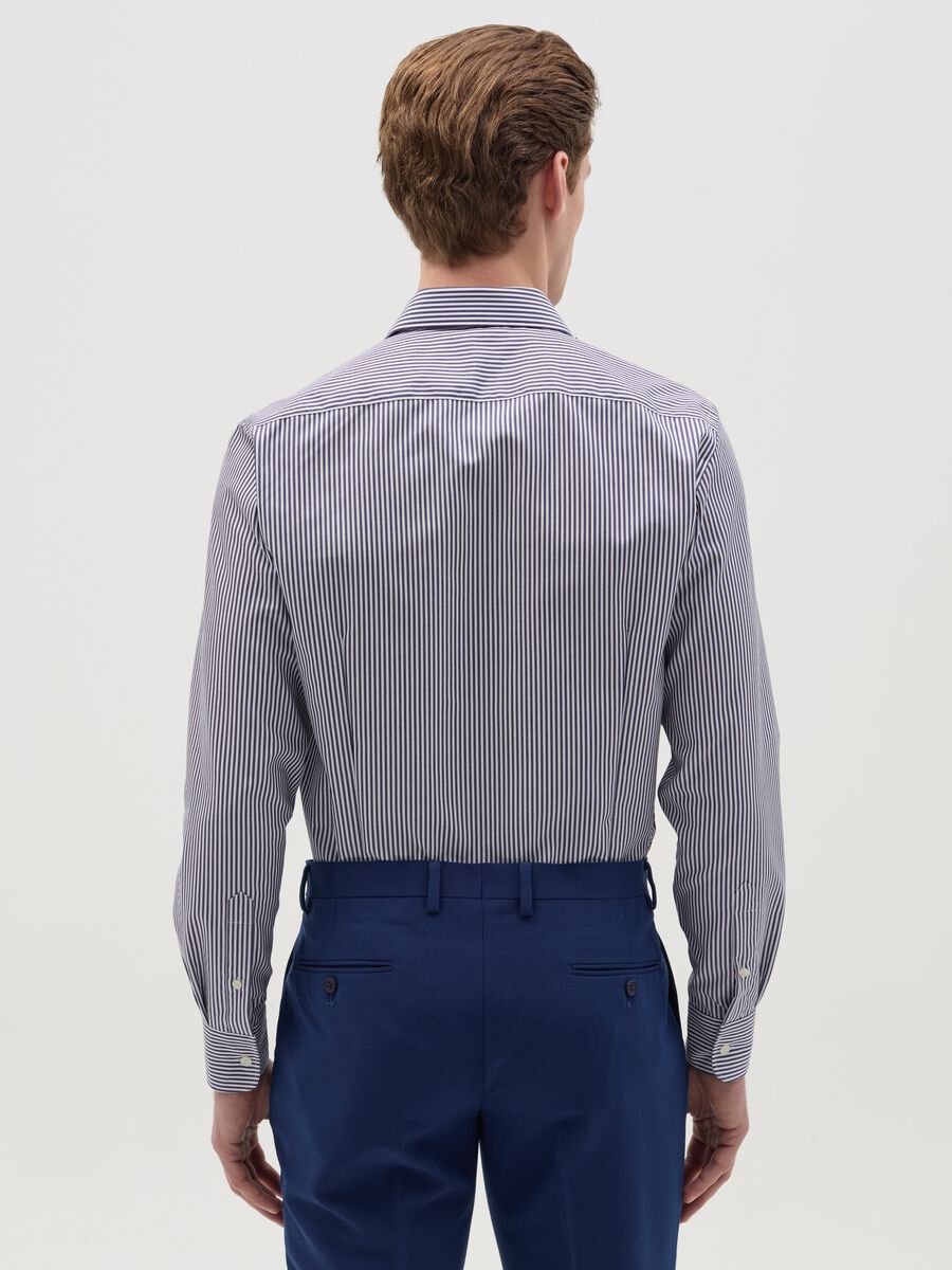 Slim-fit no-iron shirt with stripes_1