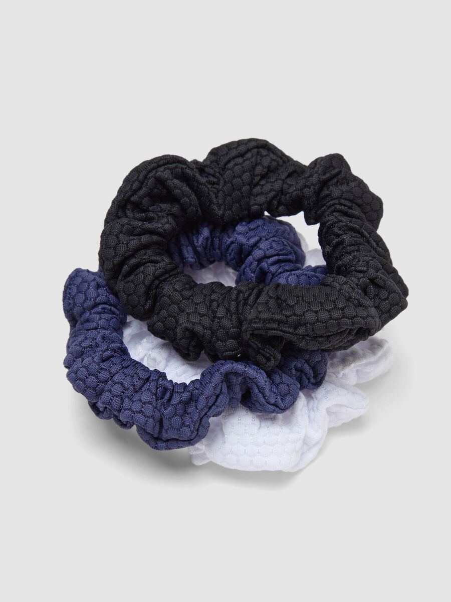 Multicolour Mesh Texture Tripack Scrunchies_1