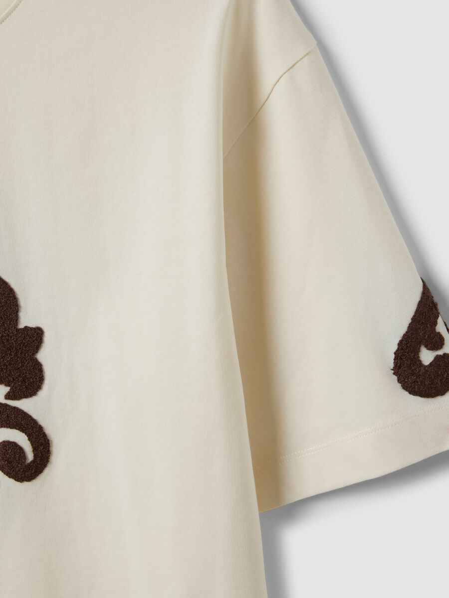 Beige pure cotton T-shirt with embroidery, regular fit_2