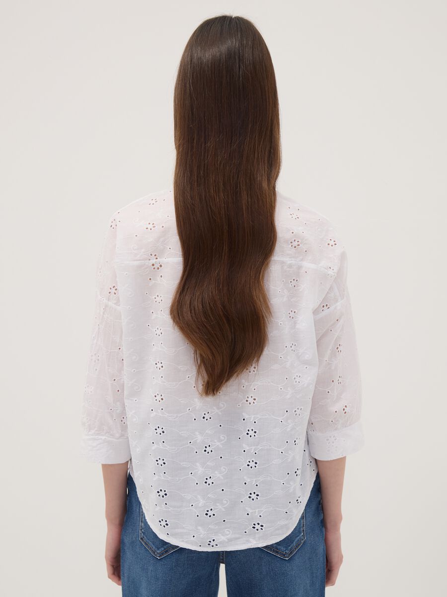 Camicia bianca traforata in puro cotone con collo coreano regular fit_3