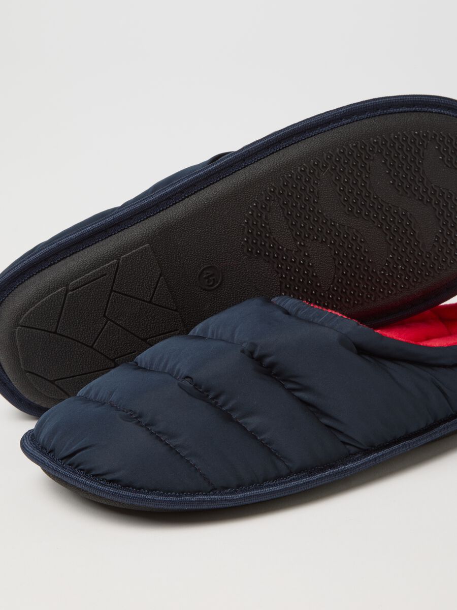 Blue padded slippers with red lining regular fit_2