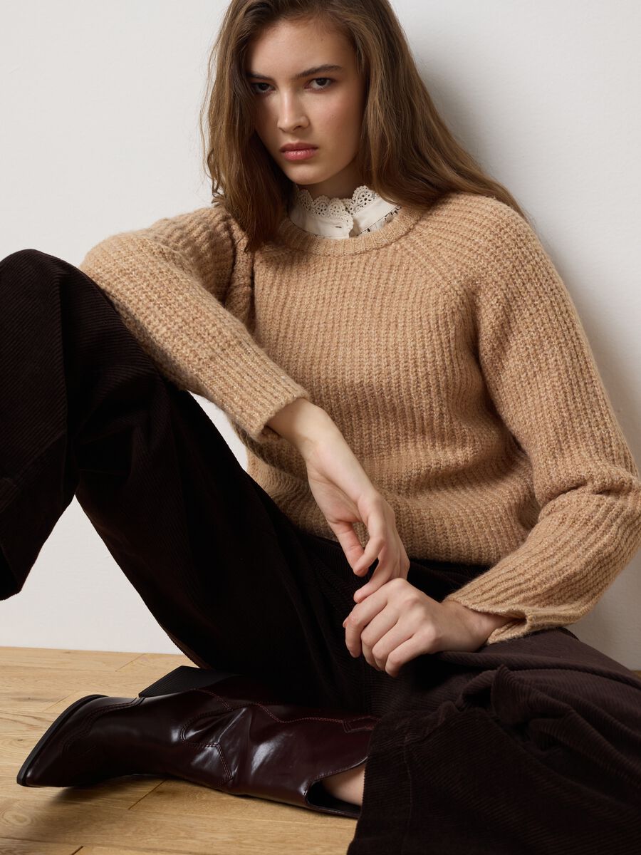 Maglione beige a coste regular fit_0