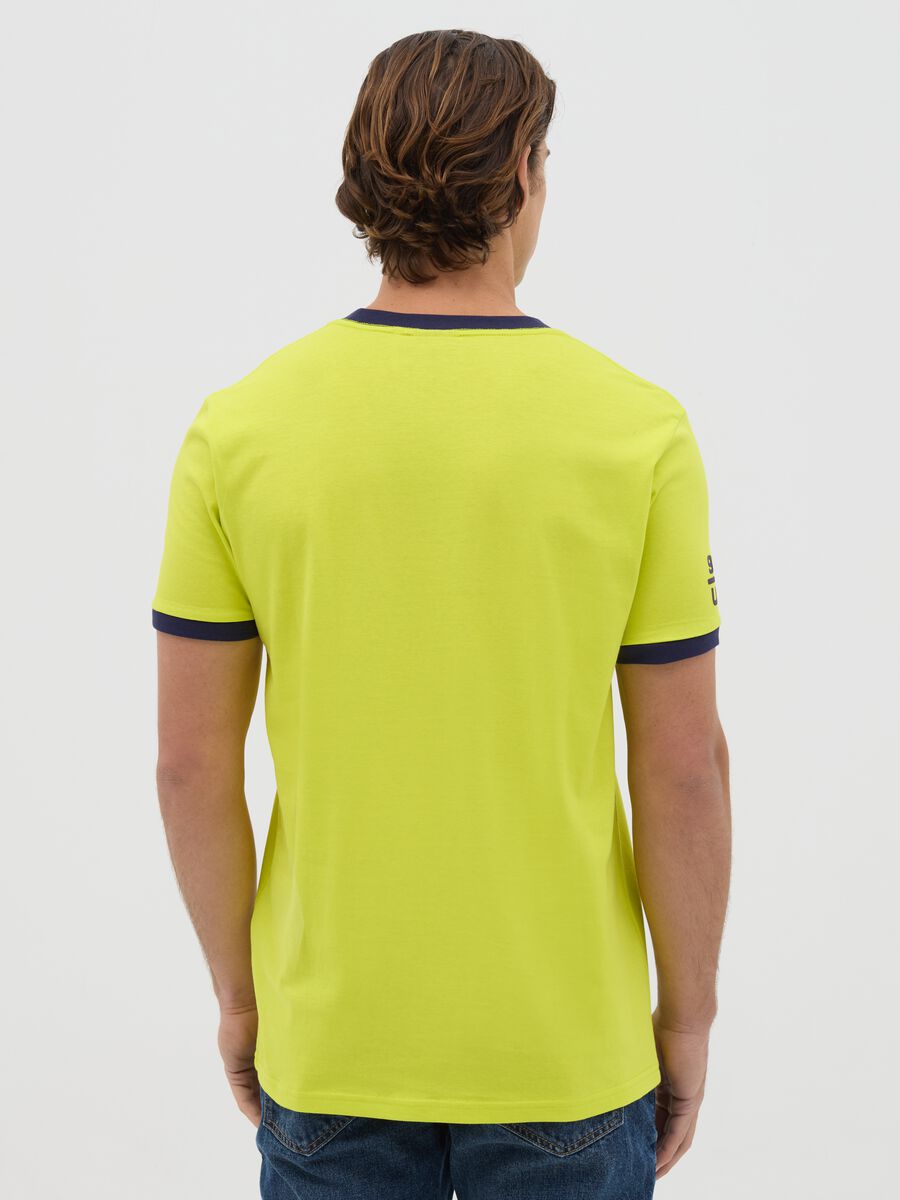 Yellow T-shirt with contrasting details_3