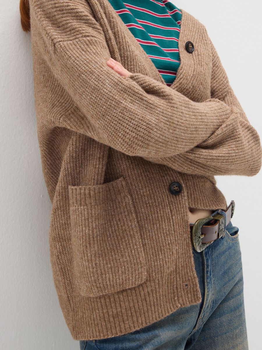 Brown oversized fit cardigan with buttons_3
