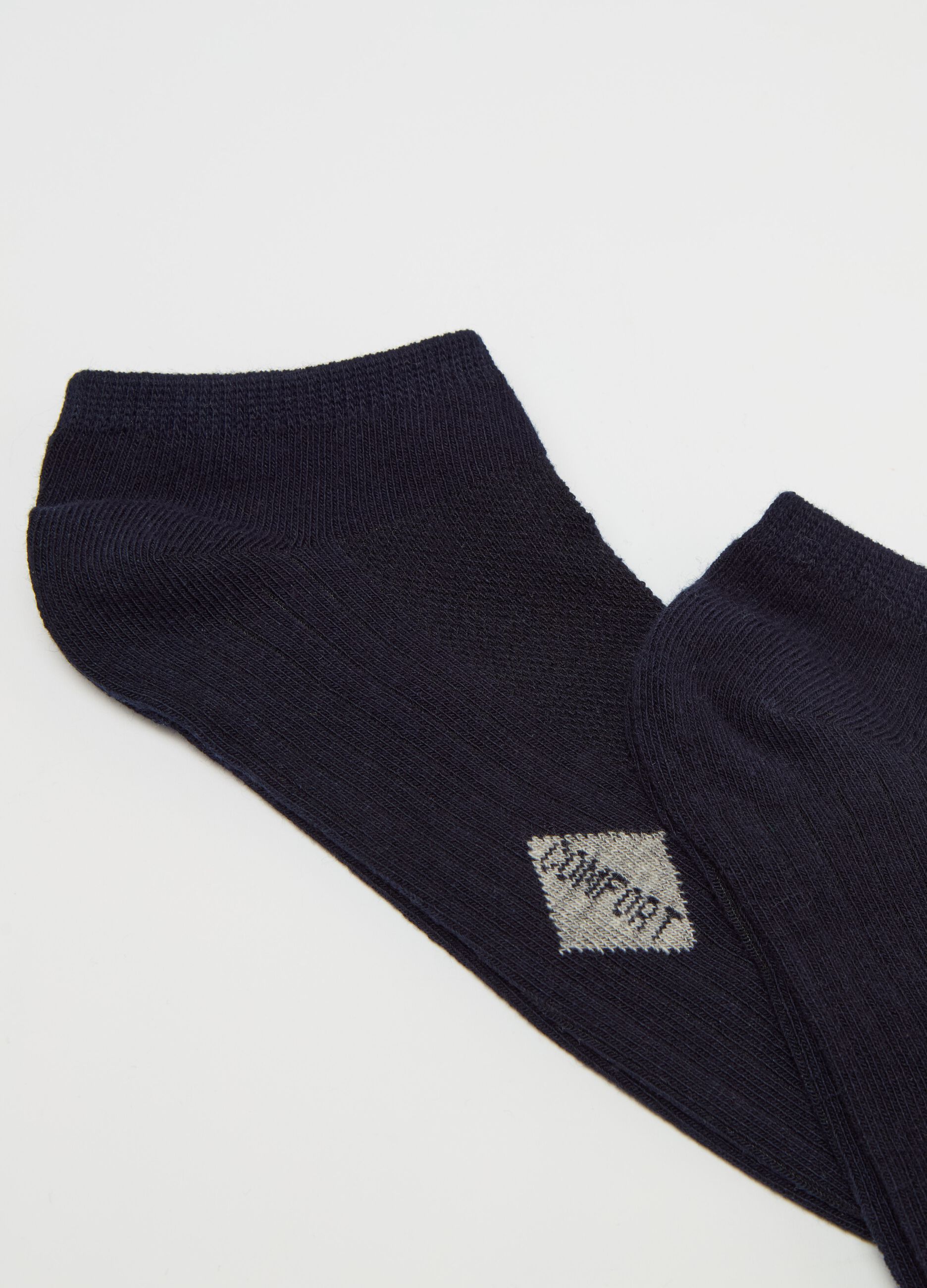 Three-pair pack stretch sneaker liners