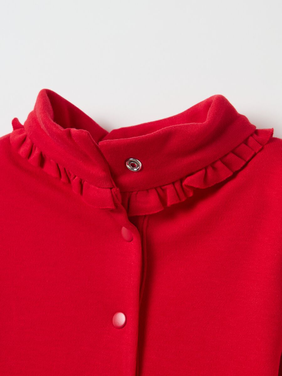 T-shirt in cotton with high neck and ruffles_2